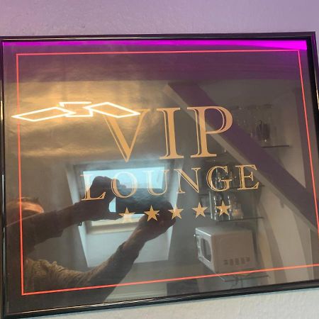 Best-Preis -Vip Lounge- Mit Netflix, Self-Check-In, Ebike Ladestation, Fahrradraum, Wlan Und Netflix - Direkt Am Elberadweg Im Herzen Von ויטנברג מראה חיצוני תמונה